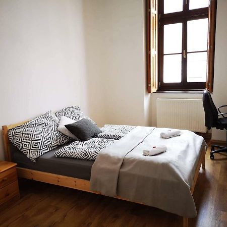 Appartement Pécs sétaló utcájában 6 személyes 3 szobás lakás Extérieur photo