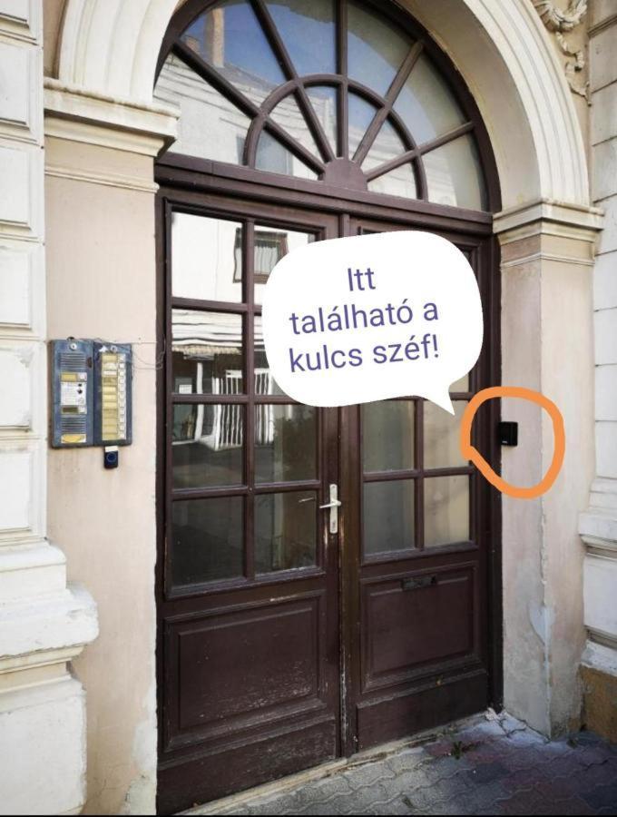 Appartement Pécs sétaló utcájában 6 személyes 3 szobás lakás Extérieur photo