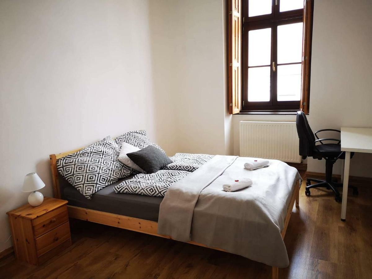 Appartement Pécs sétaló utcájában 6 személyes 3 szobás lakás Extérieur photo