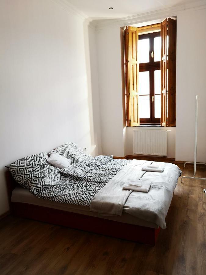 Appartement Pécs sétaló utcájában 6 személyes 3 szobás lakás Extérieur photo